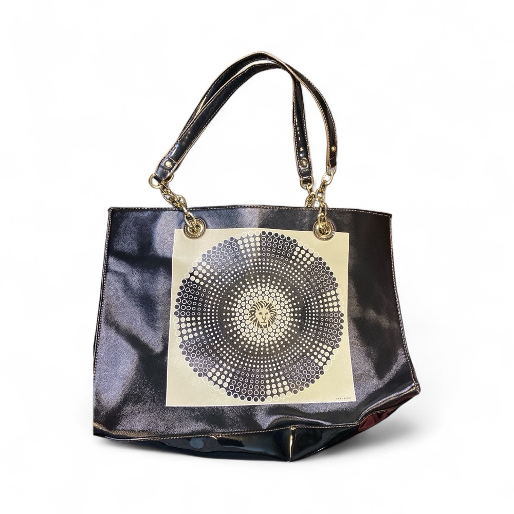 👜 Anne Klein Patent Leather Tote Bag with Graphic Lion Medallion Print - Picture 3 of 8
